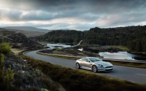 Aston Martin (����� ������, �����, Aston Martin DB9)