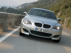 BMW, M5 (2005)
