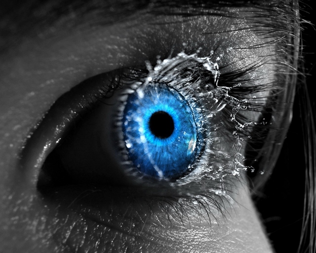 Голубой глаз