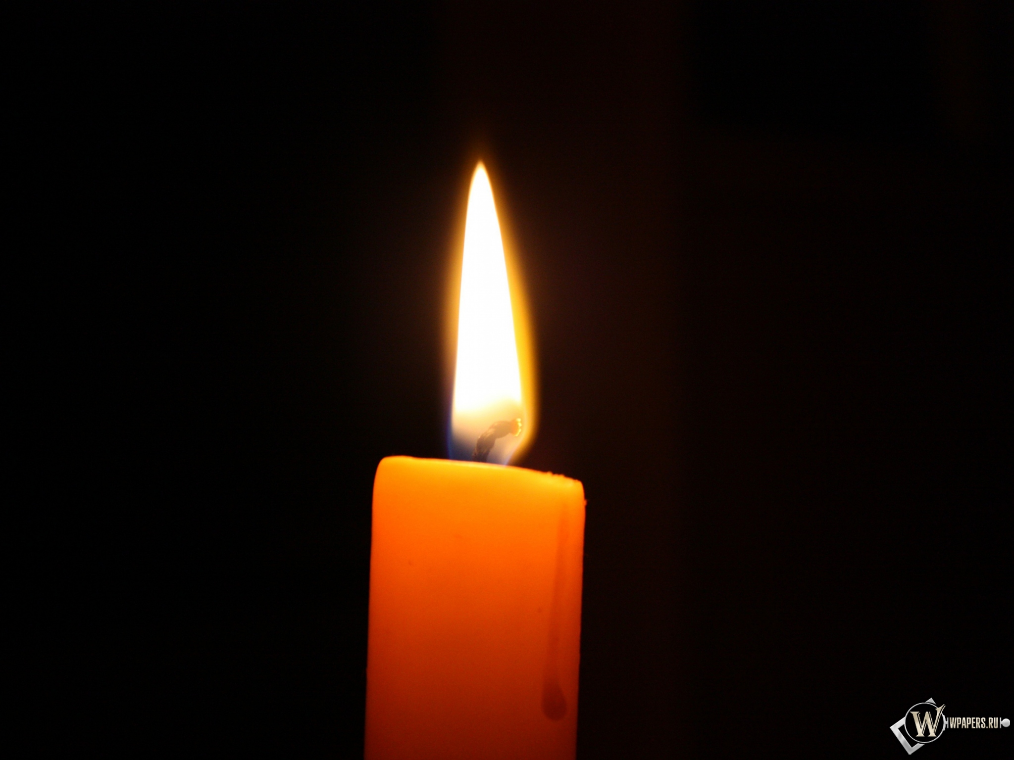 Горящая свеча 2048x1536