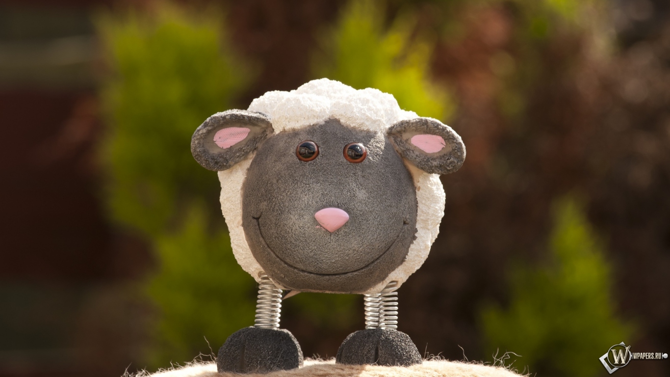 Игрушечная овечка 1366x768