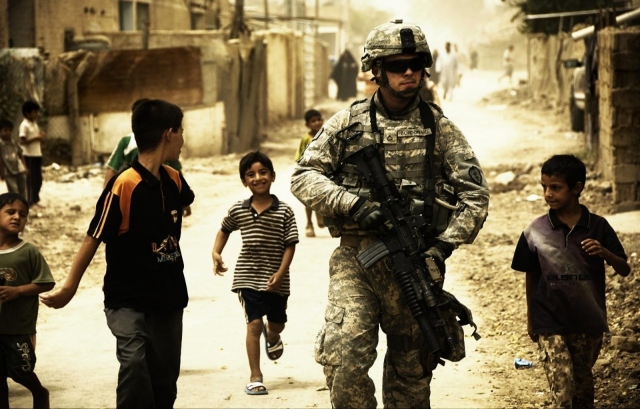 Солдат, дети, война