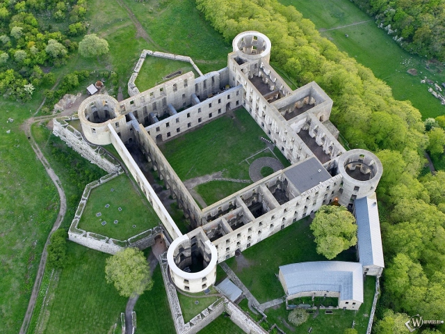 Замок вид с верху