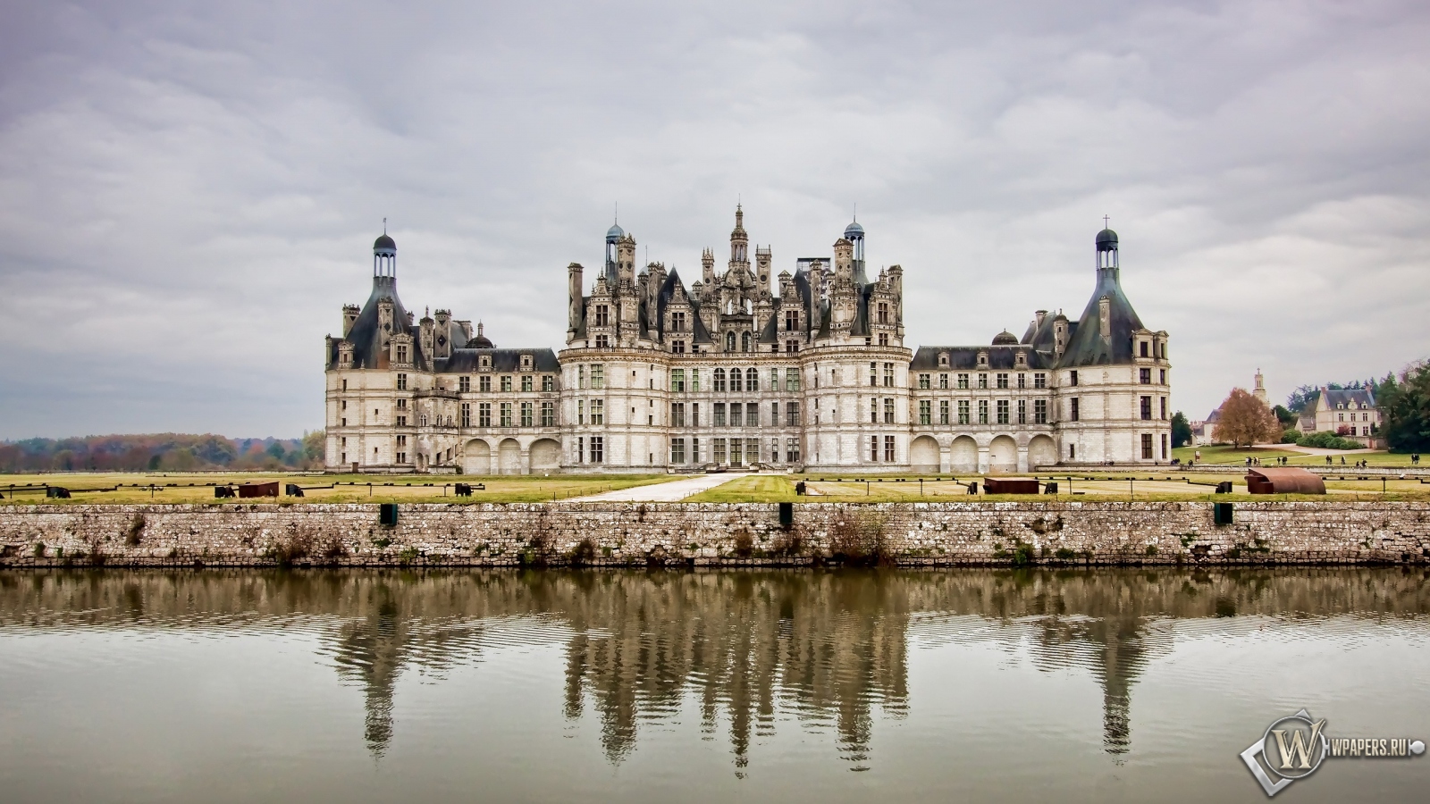 Замок во Франции 1600x900