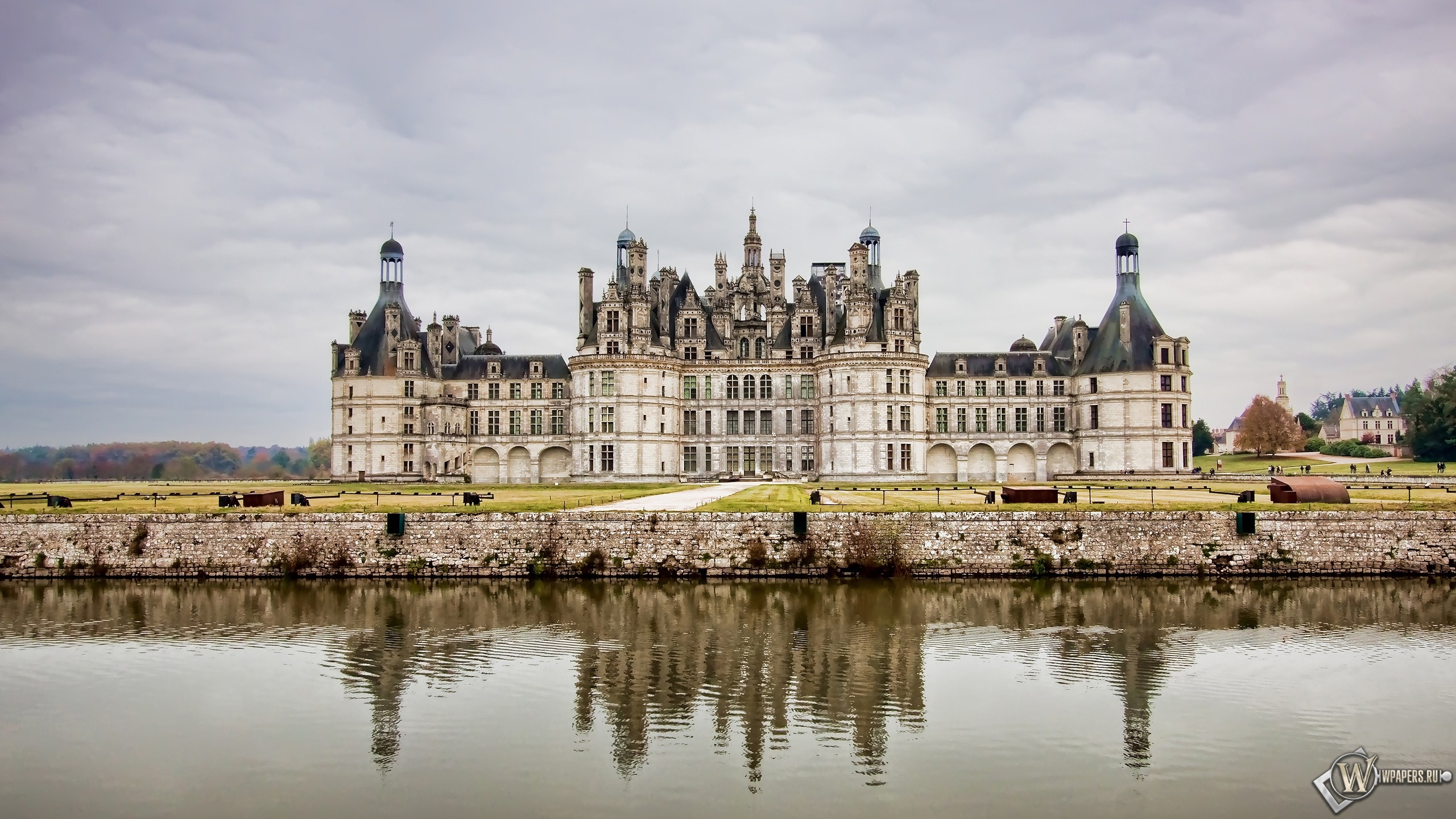 Замок во Франции 2560x1440