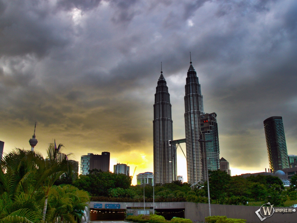 Petronas Twin Towers - Kuala Lumpur 1024x768