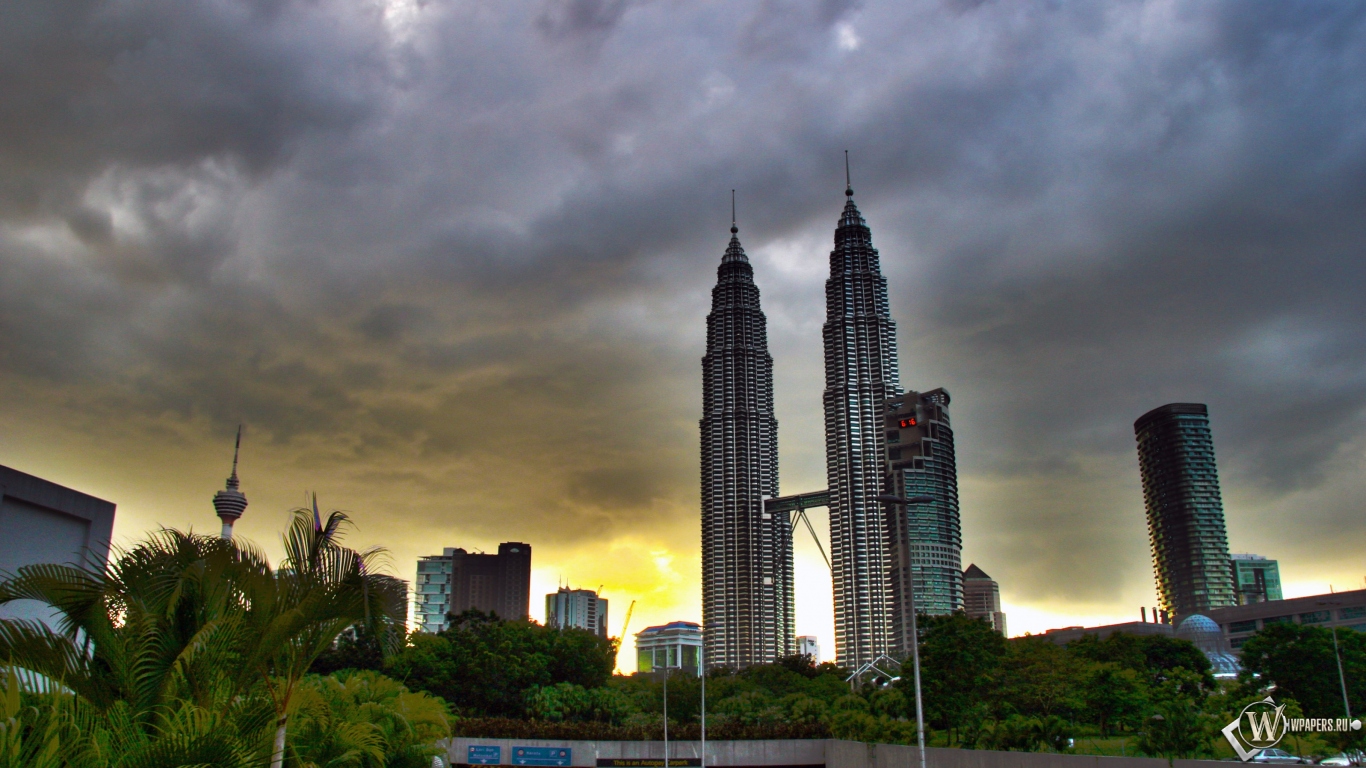 Petronas Twin Towers - Kuala Lumpur 1366x768