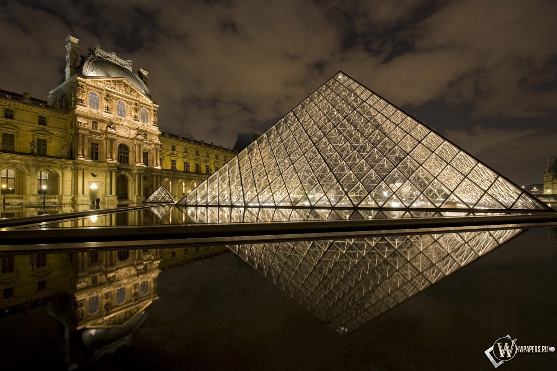 De louvre. Музеи. Лувр. Париж. Франция музей Лувр. Пирамида музей Лувр. Лувр музей Париж Архитектор.