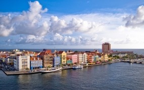 Обои Отель Curacao: Река, Город, Причал, Корабль, Дома, Улица, Города