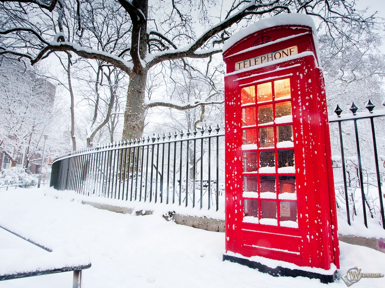 Телефонная будка в Лондоне 1280x960