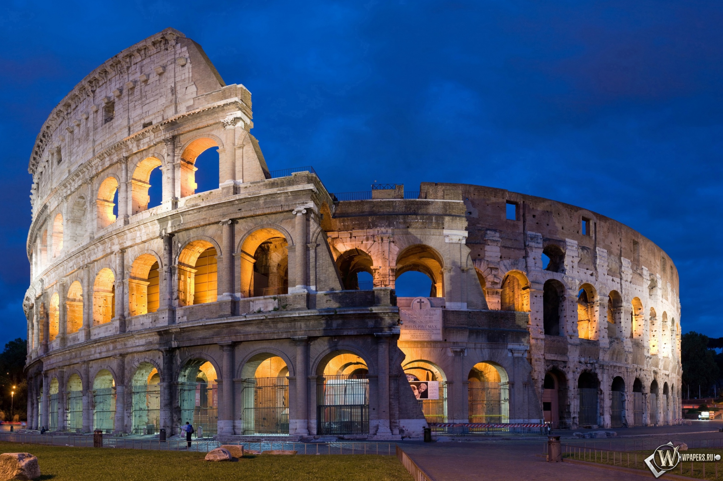 Colosseum in Rome 2300x1530