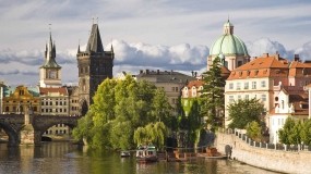 Обои Исторический центр Праги: Башни, Деревья, Мост, Прага, Здания, Прочие города