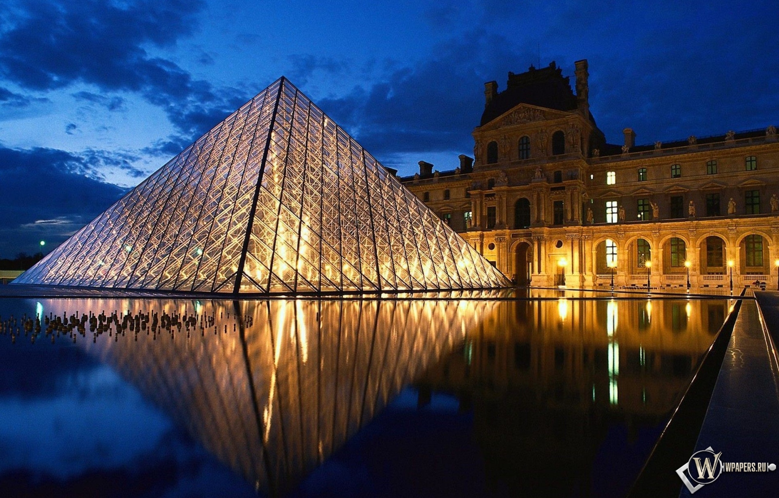 Лувр - Париж - Франция 1600x1024