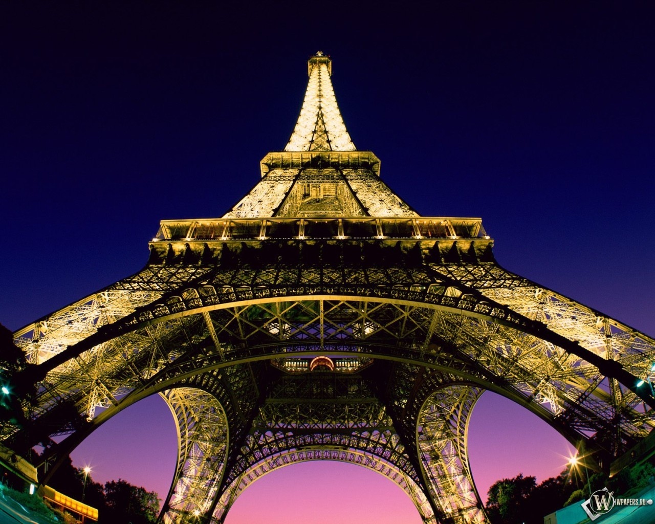 Beneath the Eiffel Tower - Paris - France 1280x1024