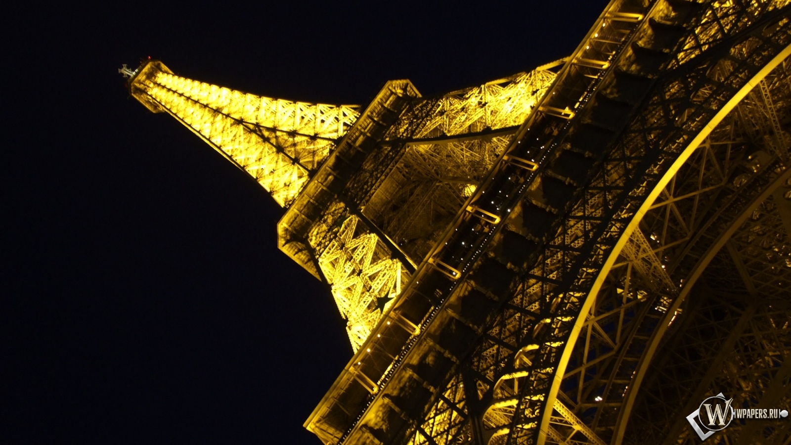 Эйфелева башня ночью 1600x900