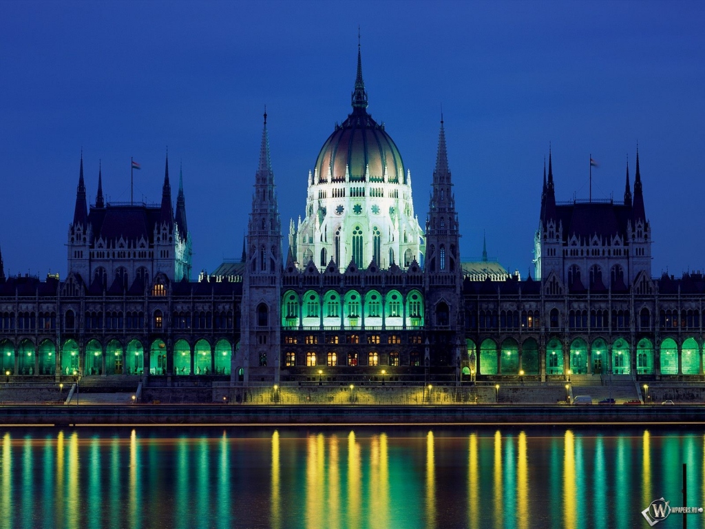 Hungarian Parliament Building 1024x768