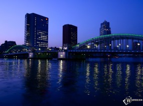 Обои Ночной город: Ночной город, Река, Мост, Города и вода