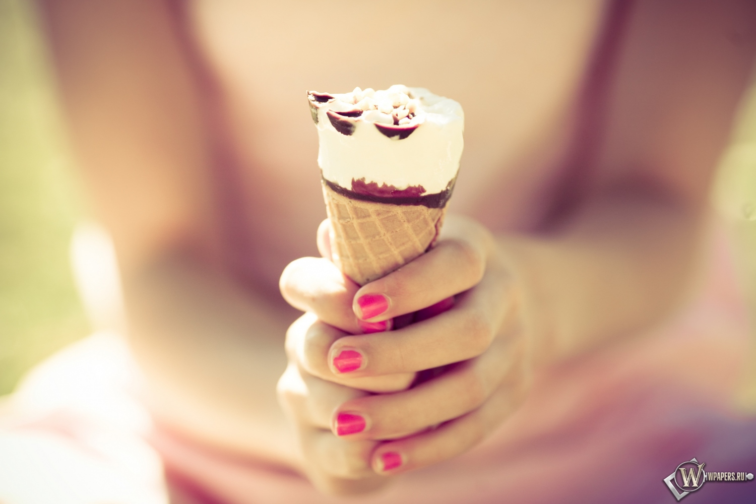 Шоколадное мороженое 1500x1000