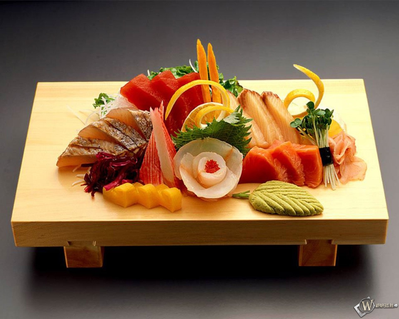 Суши-салат с кальмаром и яйцами 1280x1024