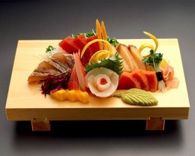 Обои Суши-салат с кальмаром и яйцами: Рыба, Суши, Салат, Нарезка, Еда
