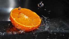 Свежесрезанный апельсин