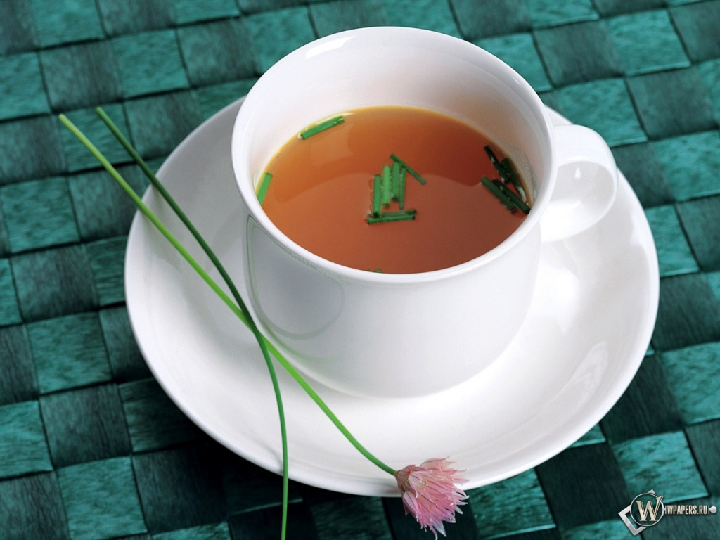 Холодный чай с цветочком 1024x768