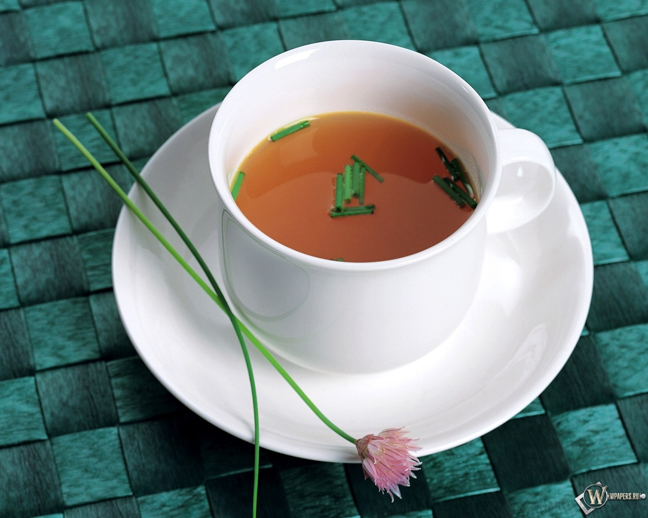 Холодный чай с цветочком 1280x1024