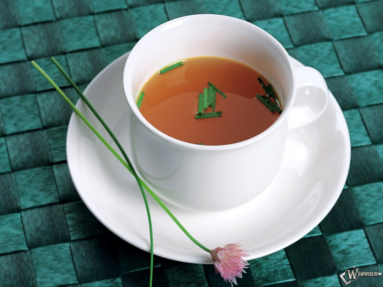 Холодный чай с цветочком 1280x960