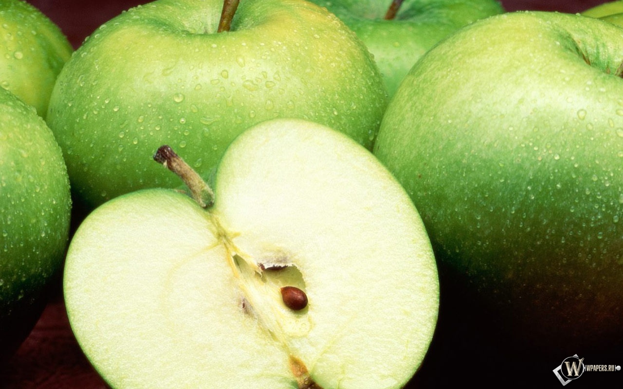 Зеленые яблоки с капельками воды 1280x800
