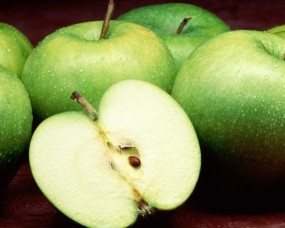 Обои Зеленые яблоки с капельками воды: Яблоко, Зелёный, Яблоки, Красиво, Еда