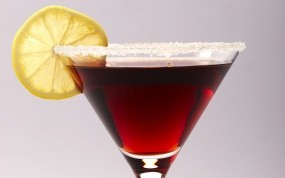 Обои Красный коктейль: Коктейль, Лимон, Алкоголь, Бокал, Алкоголь