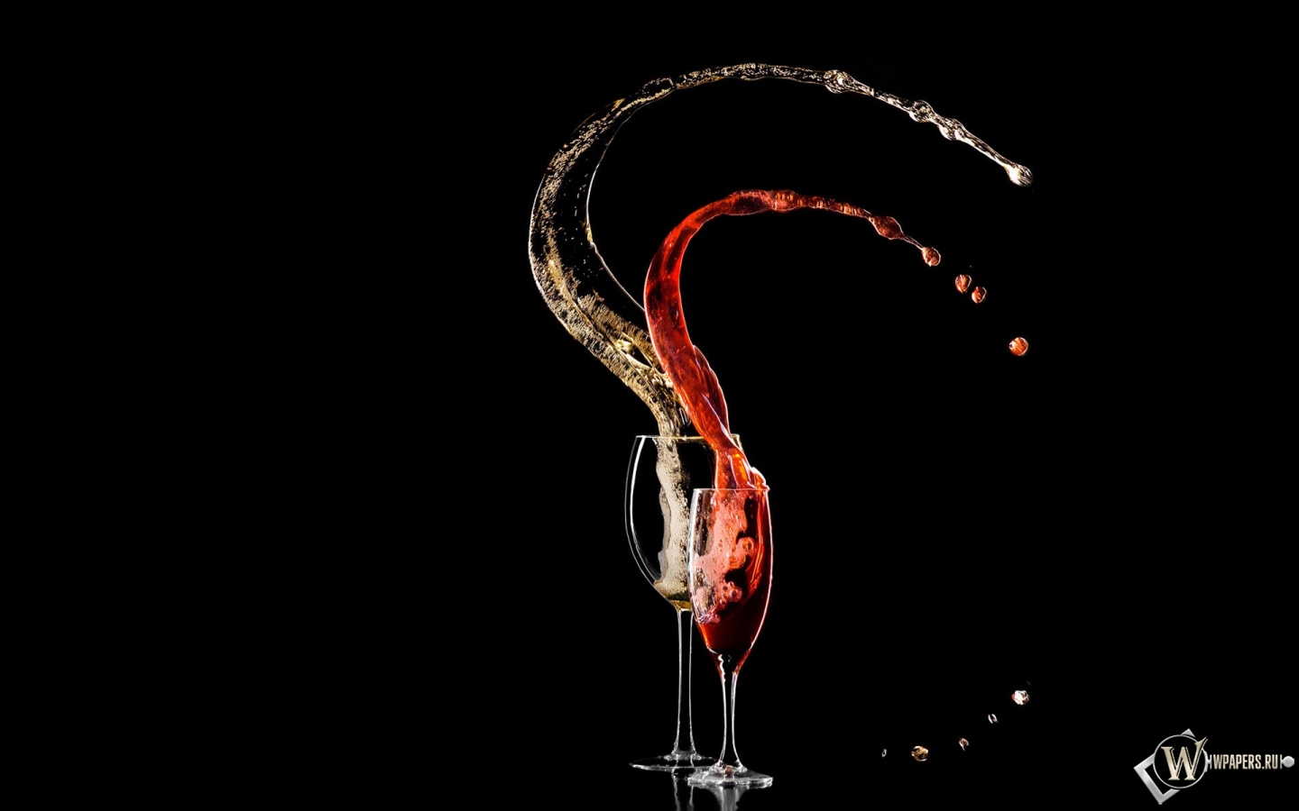 Вино в бокалах 1440x900