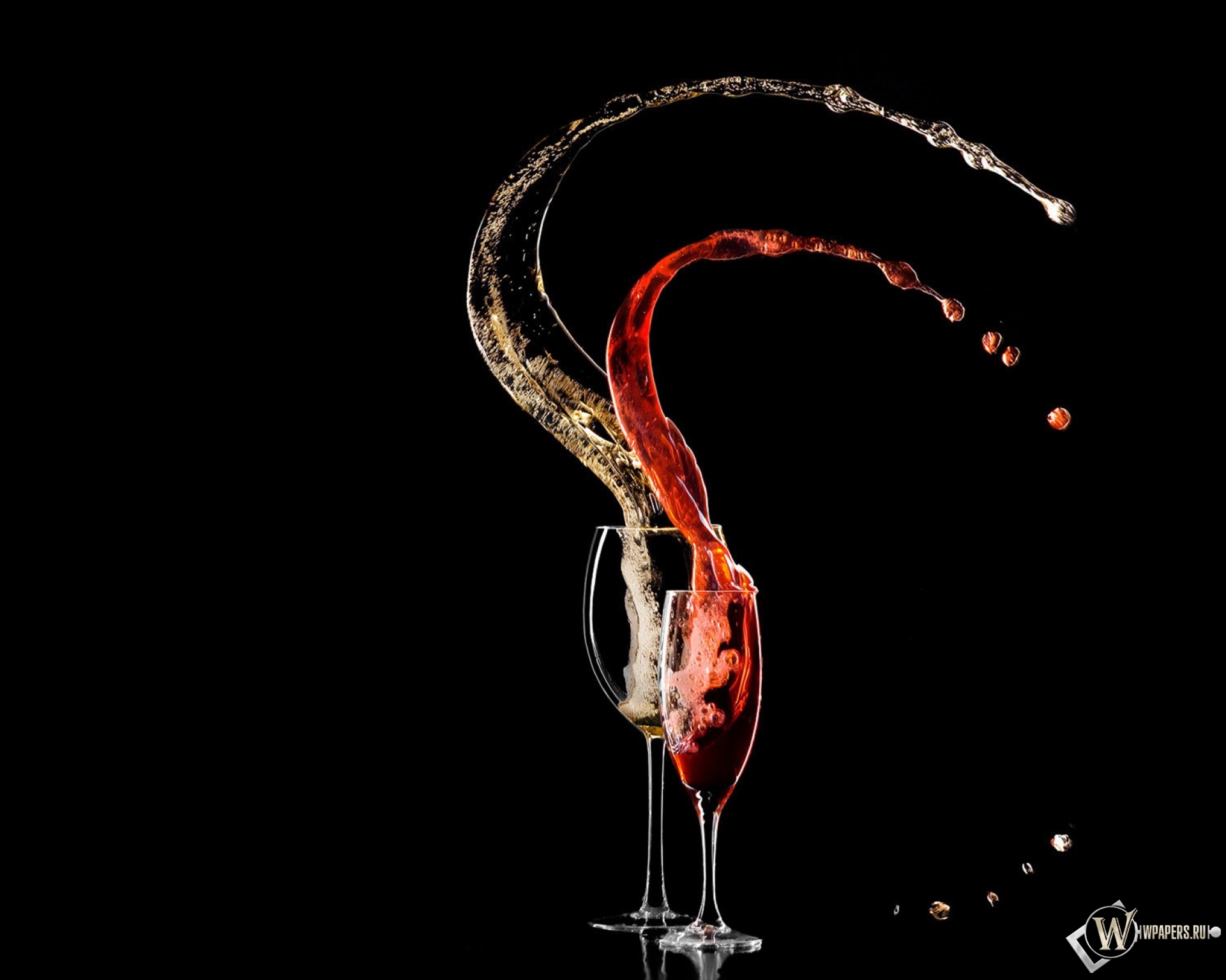 Вино в бокалах 1920x1536