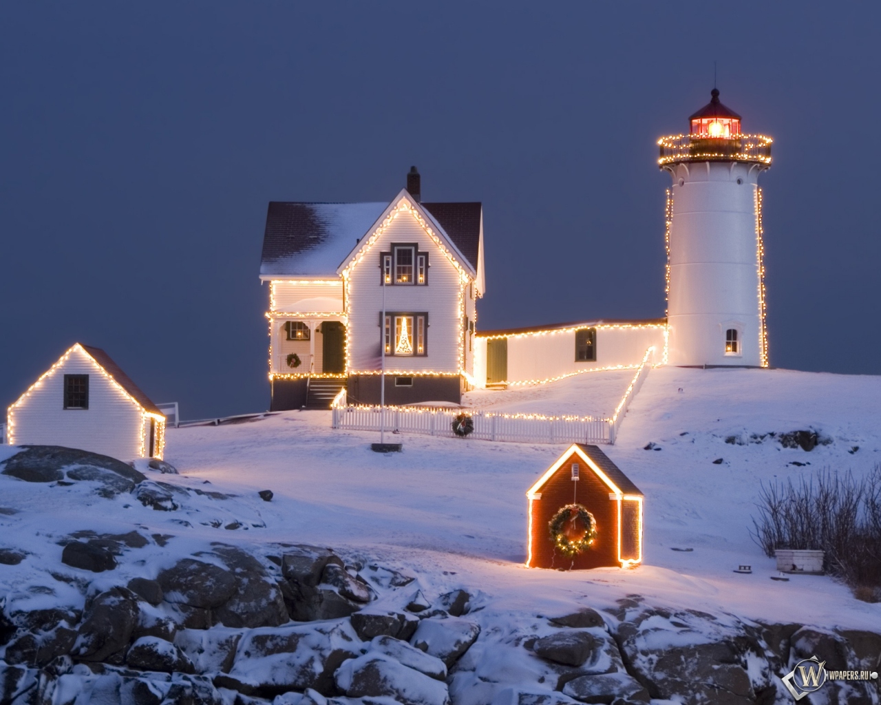 Christmas Lighthouse 1280x1024