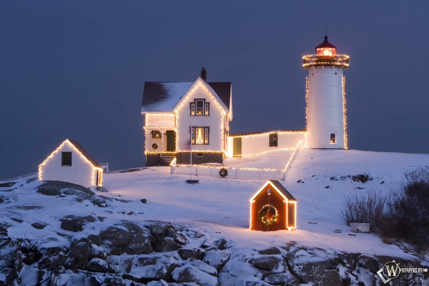 Christmas Lighthouse 1500x1000