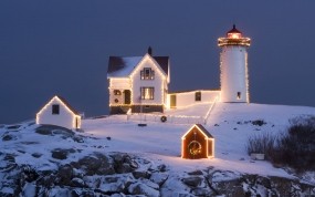 Обои Christmas Lighthouse: Вечер, Рождество, Праздник, Маяк, Праздники