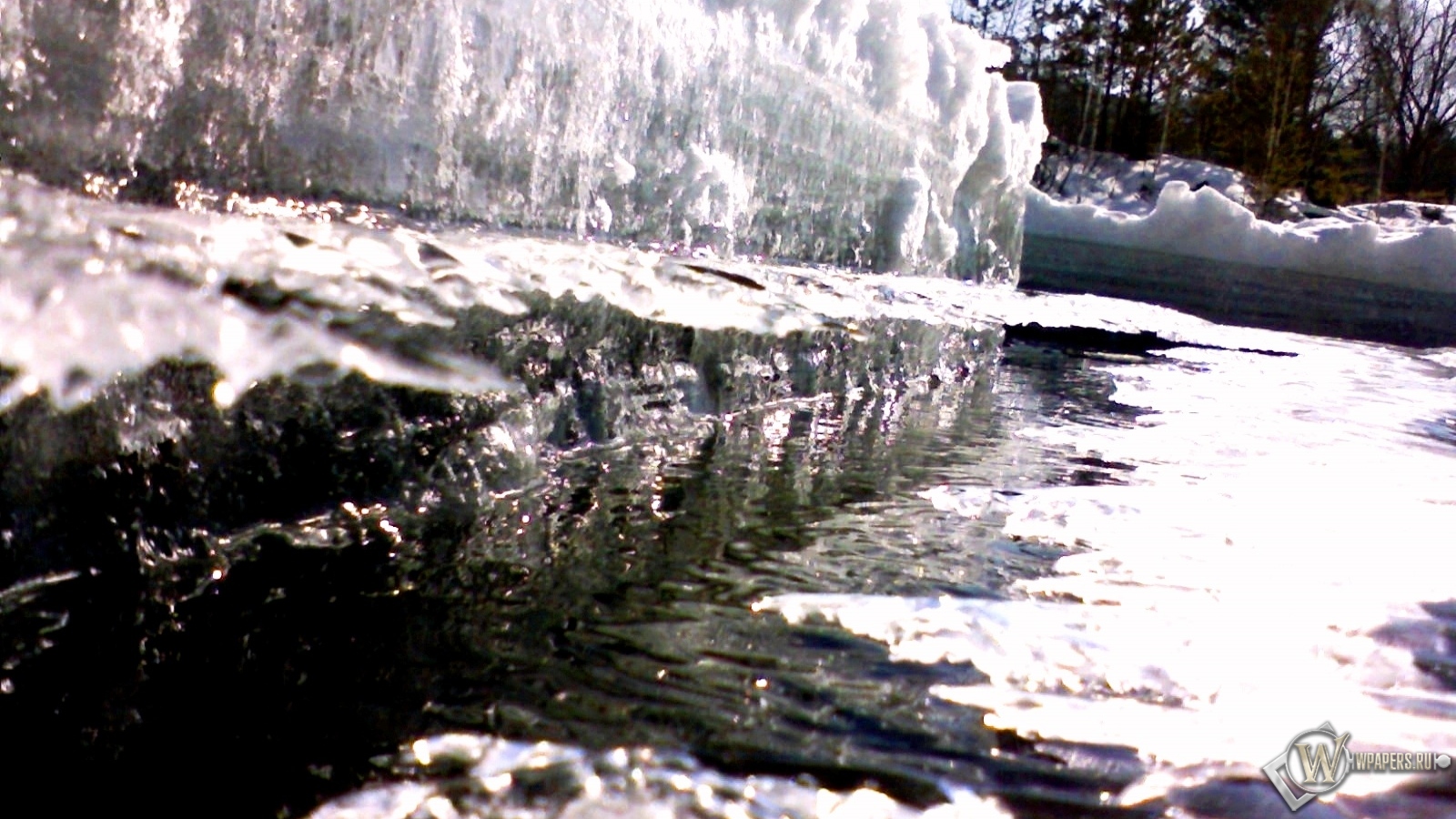Лёд на речке 1600x900