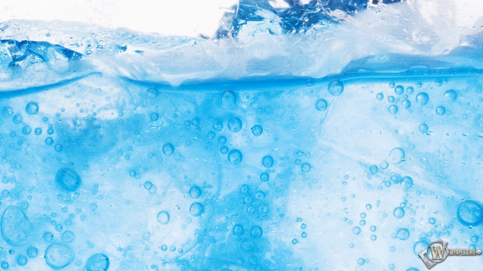 Вода со льдом 1600x900