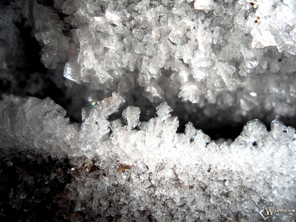 Ледяные кристаллы в подполье 1152x864