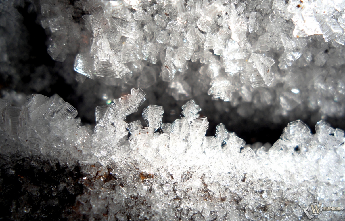 Ледяные кристаллы в подполье 1200x768