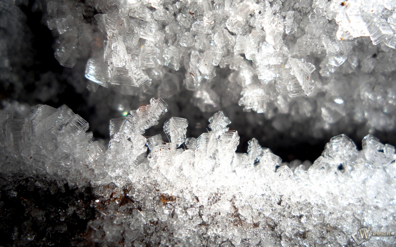 Ледяные кристаллы в подполье 1280x800