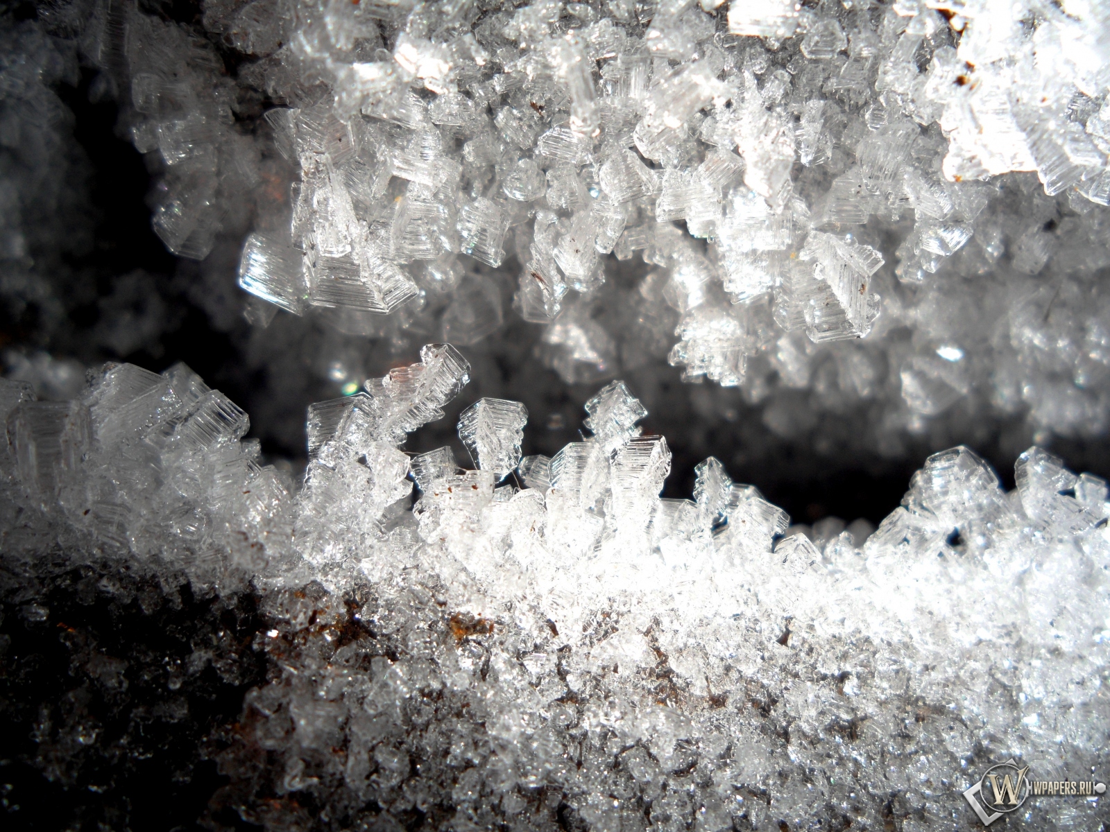 Ледяные кристаллы в подполье 1600x1200