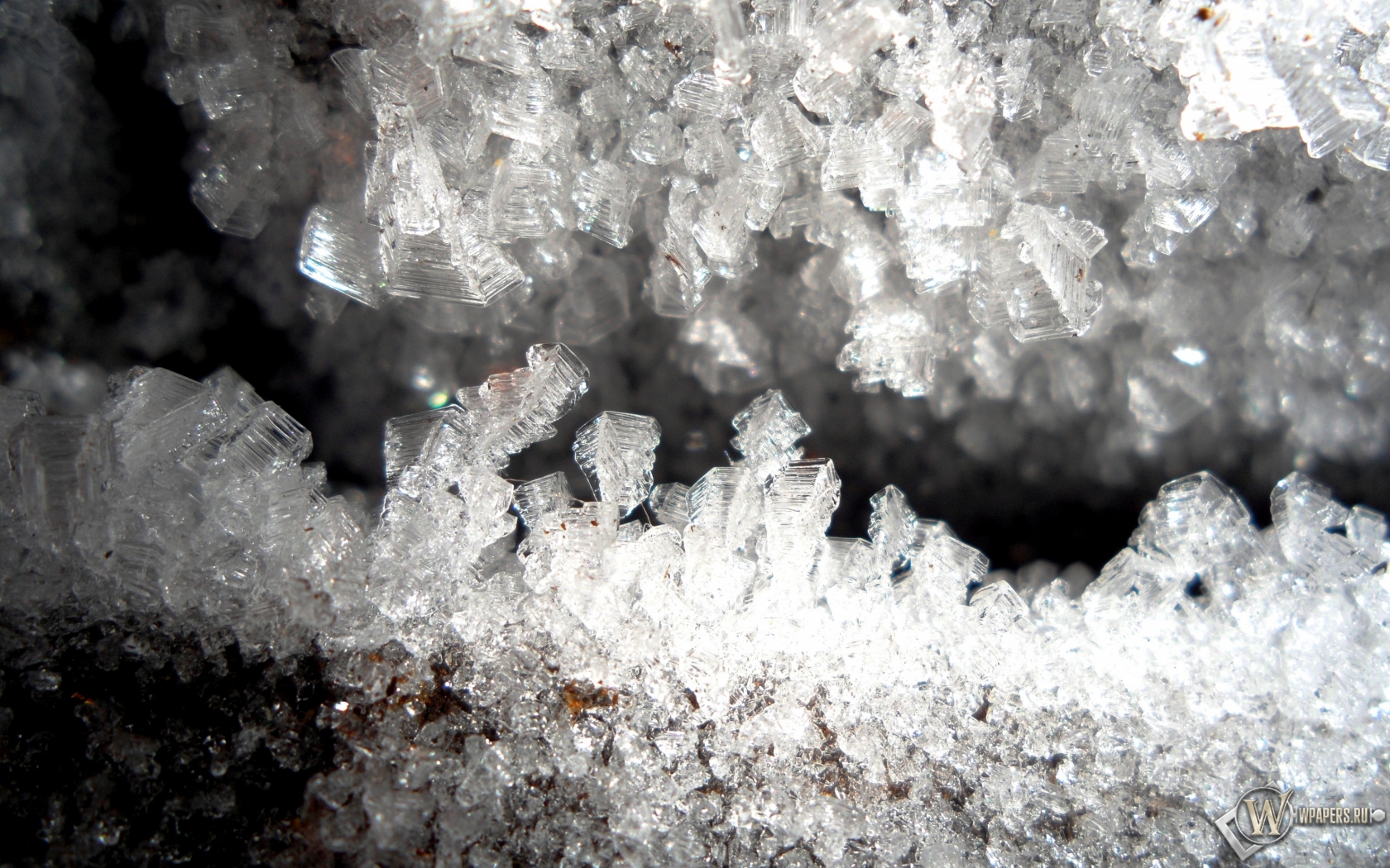Ледяные кристаллы в подполье 1680x1050