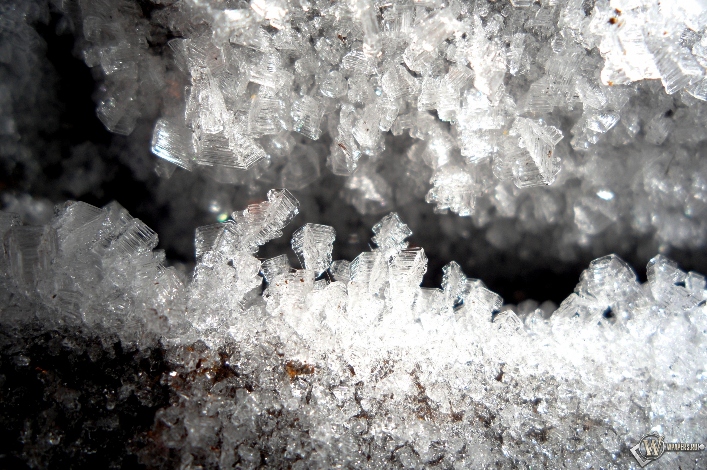 Ледяные кристаллы в подполье 2300x1530