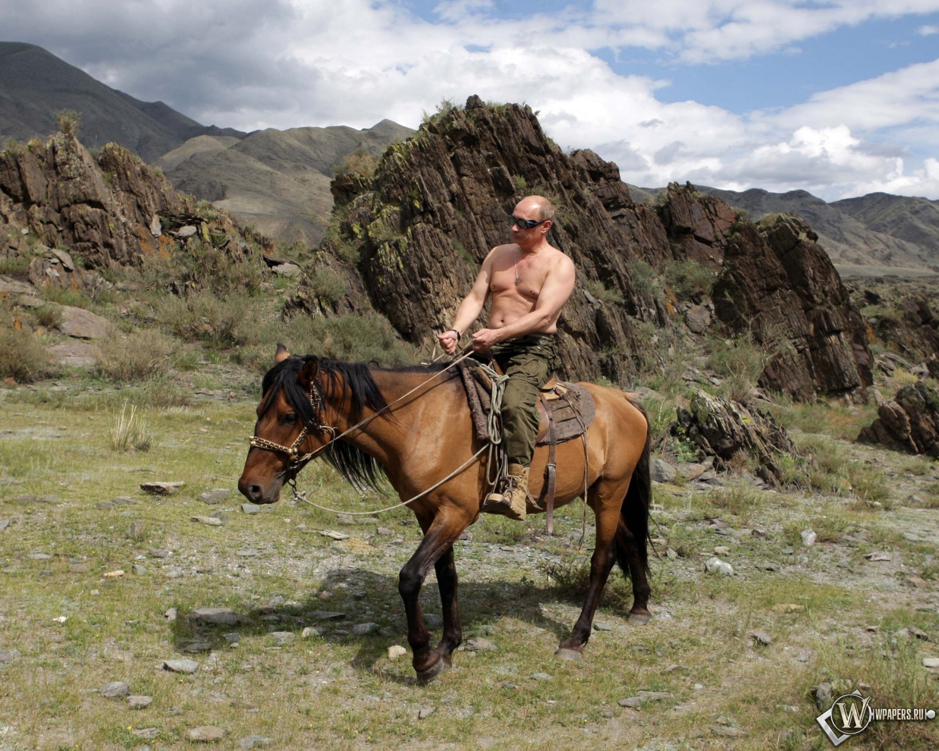 Владимир Путин на лошади 1920x1536