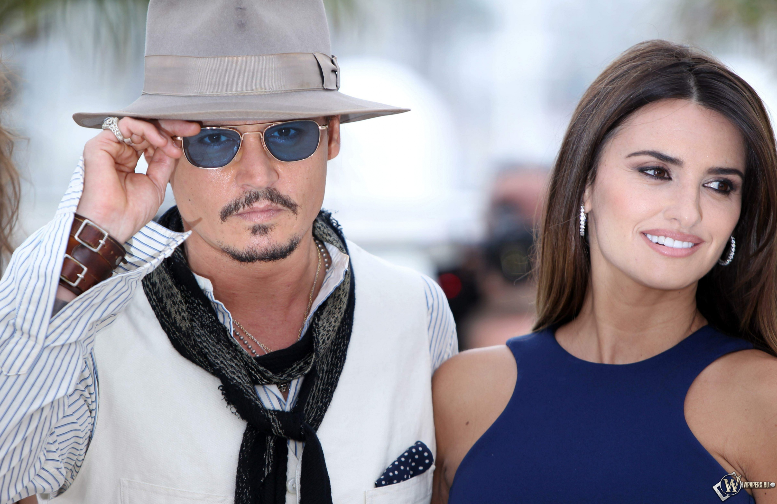Johnny Depp & Penelope Cruz 3024x1964