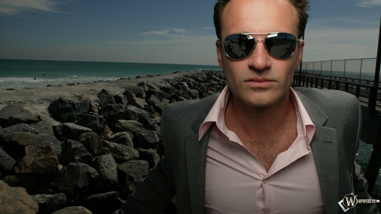 Julian McMahon 1280x720