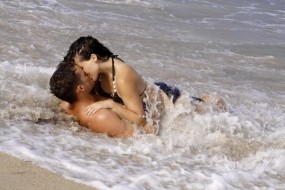 Обои Любовь на море: Море, Любовь, Пара, Поцелуй, Настроения