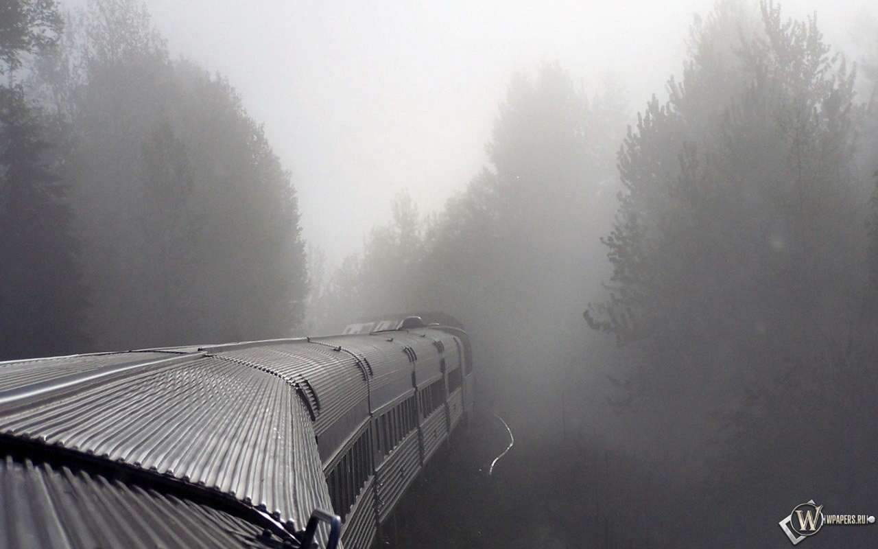 Поезд в тумане 1280x800
