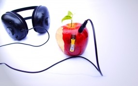 Обои Apple и наушники: Яблоко, Наушники, Apple, плеер, Музыка